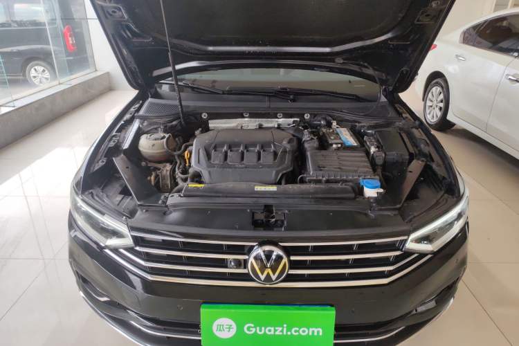 Used Volkswagen Magotan 2020 330TSI DSG Leading Model Engine Bay
