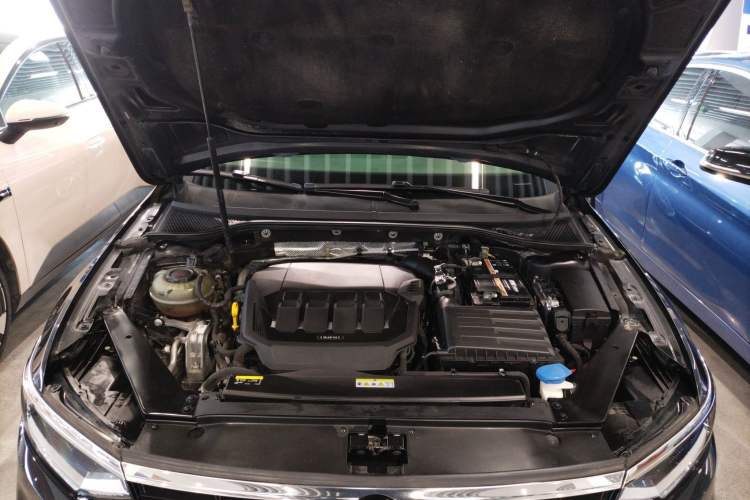 Used Volkswagen Magotan 2020 330TSI DSG Luxury Edition Engine Bay