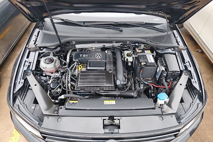 Used Volkswagen Magotan 2020 280TSI DSG Comfort Edition Engine Bay