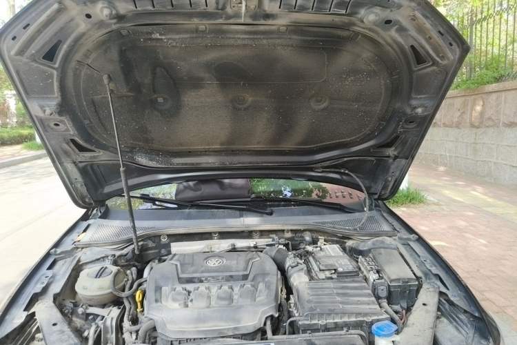 Used Volkswagen Magotan 2020 330TSI DSG Leading Model Engine Bay