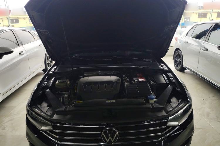 Used Volkswagen Magotan 2020 330TSI DSG Leading Model Engine Bay
