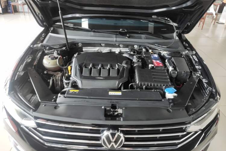 Used Volkswagen Magotan 2020 330TSI DSG Luxury Edition Engine Bay