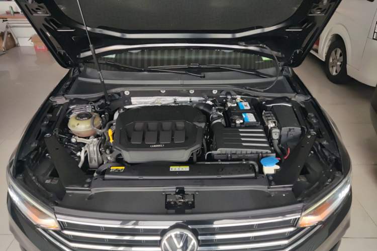 Used Volkswagen Magotan 2020 330TSI DSG Luxury Edition Engine Bay