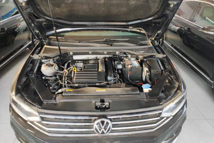 Used Volkswagen Magotan 2020 280TSI DSG Comfort Edition Engine Bay