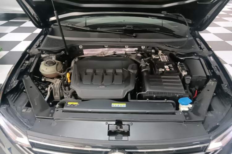 Used Volkswagen Magotan 2020 330TSI DSG Luxury Edition Engine Bay
