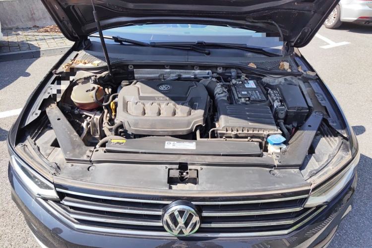 Used Volkswagen Magotan 2020 330TSI DSG Leading Model Engine Bay