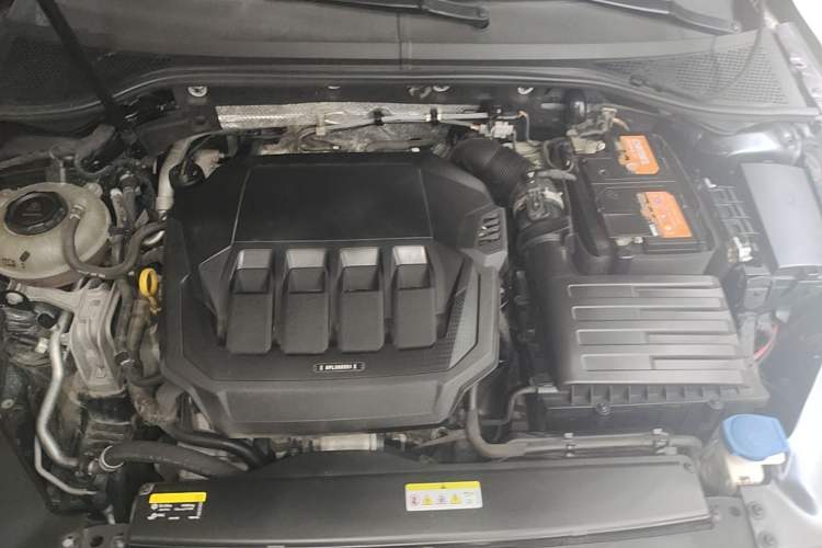 Used Volkswagen Magotan 2020 330TSI DSG Leading Model Engine Bay