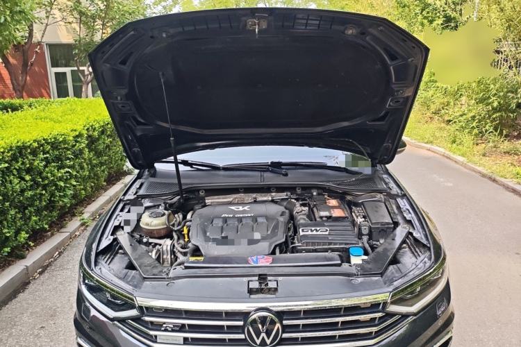 Used Volkswagen Magotan 2020 330TSI DSG Leading Model Engine Bay