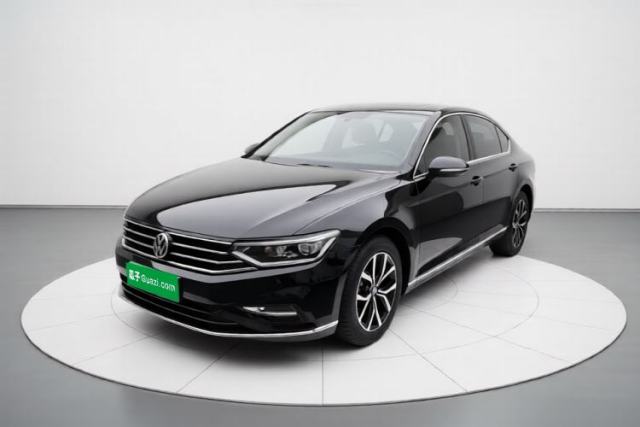 Ojetý Volkswagen Magotan 2020 330TSI DSG Leading Model