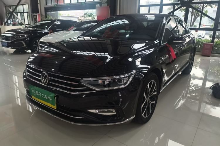 Used Volkswagen Magotan 2020 330TSI DSG Leading Model Guazi used car, China used car export, Used car for sale, Used Volkswagen cars, Cheapest cars for sale