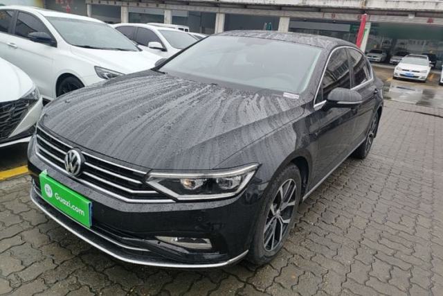 Ojetý Volkswagen Magotan 2020 330TSI DSG Leading Model