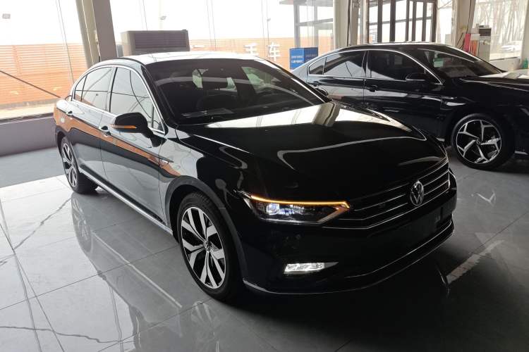 Used Volkswagen Magotan 2020 330TSI DSG Leading Model Exterior 1