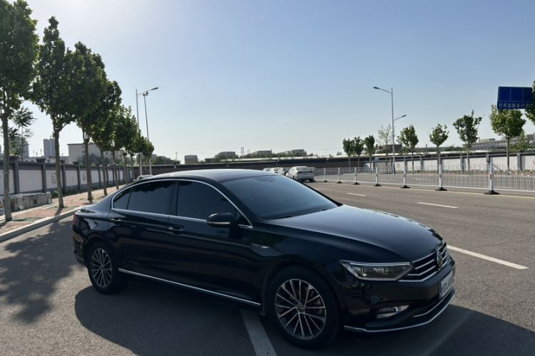 Used Volkswagen Magotan 2020 330TSI DSG Luxury Edition Exterior 2