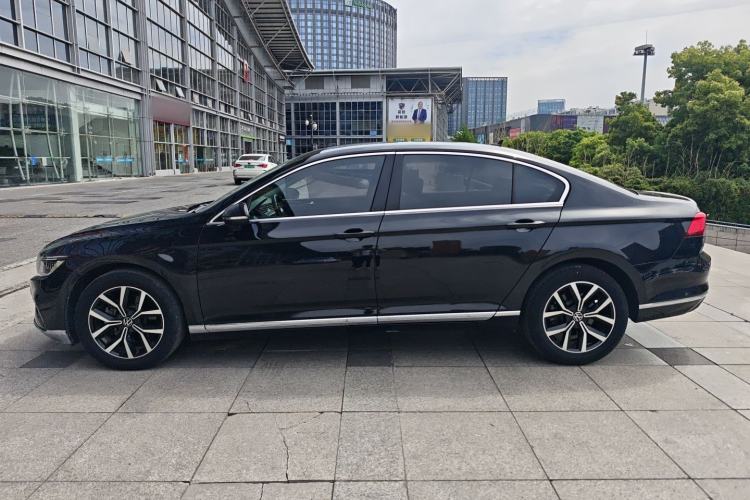 Used Volkswagen Magotan 2020 330TSI DSG Leading Model Exterior 2