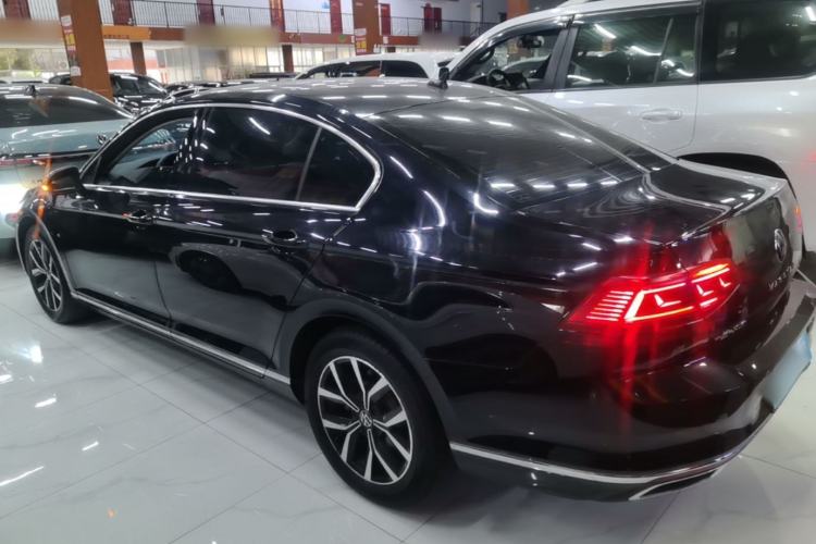 Used Volkswagen Magotan 2020 280TSI DSG Leading Edition Exterior 2