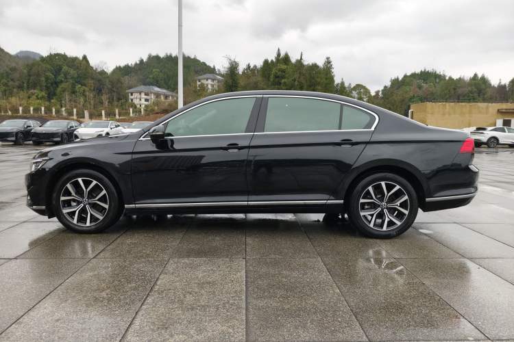 Used Volkswagen Magotan 2020 330TSI DSG Leading Model Exterior 2