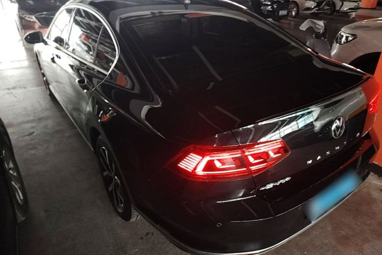 Used Volkswagen Magotan 2020 330TSI DSG Leading Model Exterior 2