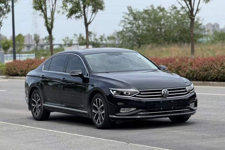 Used Volkswagen Magotan 2020 330TSI DSG Leading Model Exterior 2