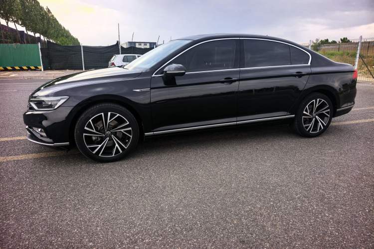 Used Volkswagen Magotan 2020 330TSI DSG Luxury Edition Exterior 2