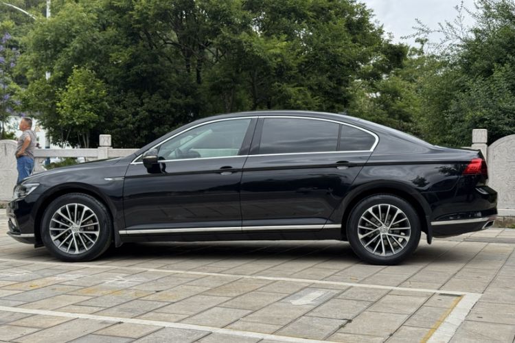 Used Volkswagen Magotan 2020 330TSI DSG Luxury Edition Exterior 2