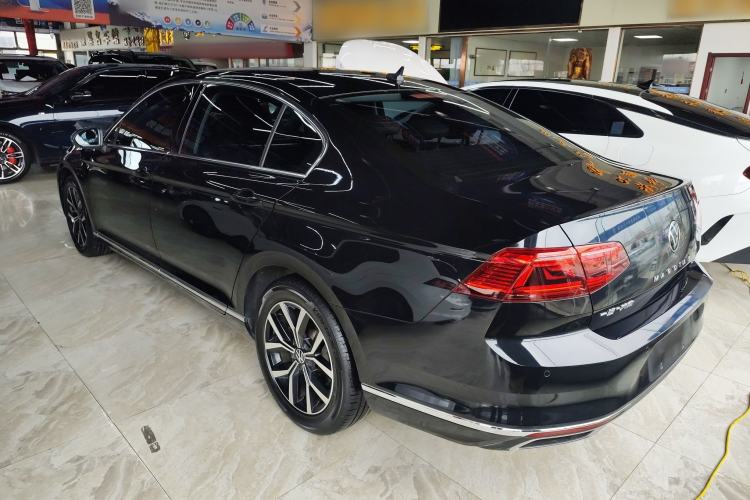 Used Volkswagen Magotan 2020 330TSI DSG Leading Model Exterior 2