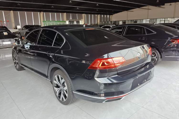 Used Volkswagen Magotan 2020 330TSI DSG Leading Model Exterior 2