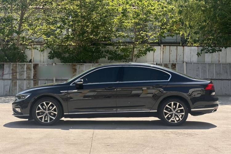 Used Volkswagen Magotan 2020 330TSI DSG Leading Model Exterior 2