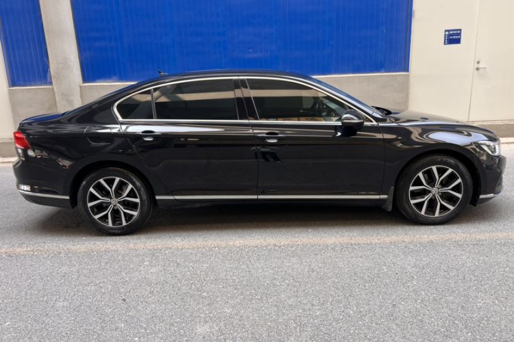 Used Volkswagen Magotan 2020 330TSI DSG Leading Model Exterior 3