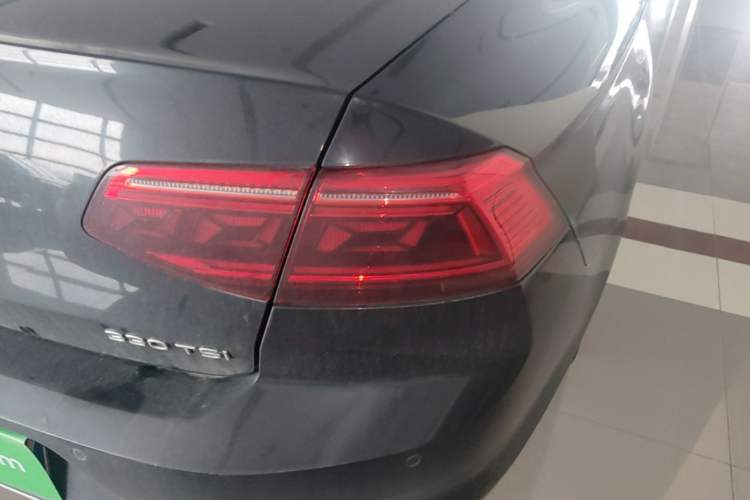 Used Volkswagen Magotan 2020 280TSI DSG Comfort Edition Exterior 3