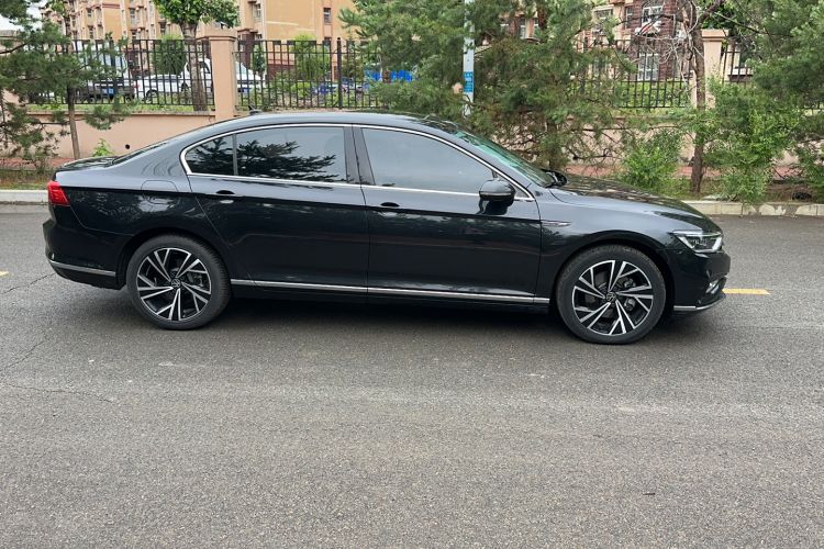 Used Volkswagen Magotan 2020 330TSI DSG Luxury Edition Exterior 3