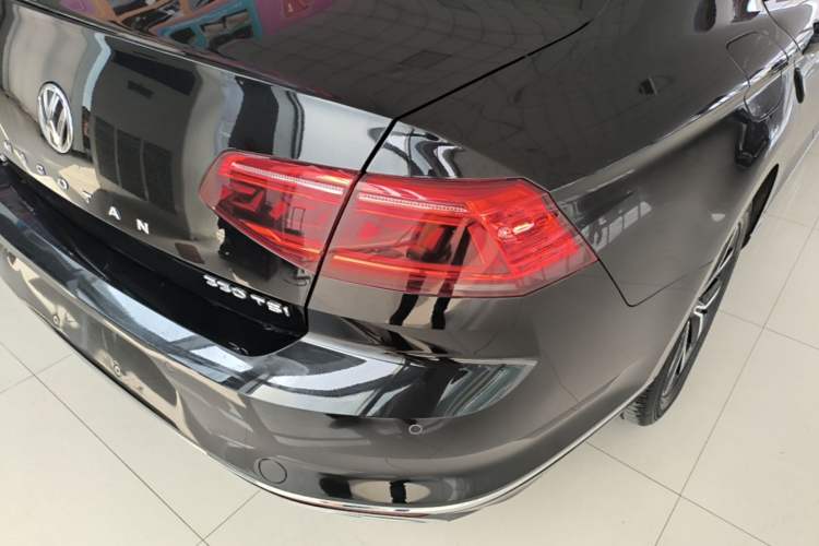 Used Volkswagen Magotan 2020 330TSI DSG Leading Model Exterior 3