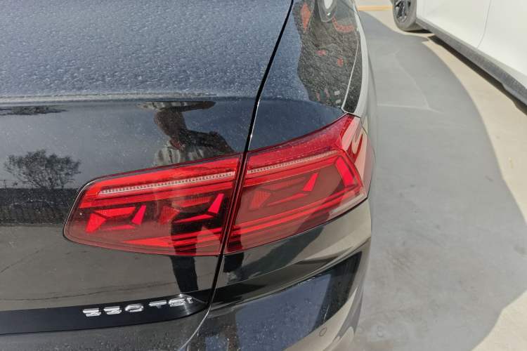 Used Volkswagen Magotan 2020 330TSI DSG Luxury Edition Exterior 3