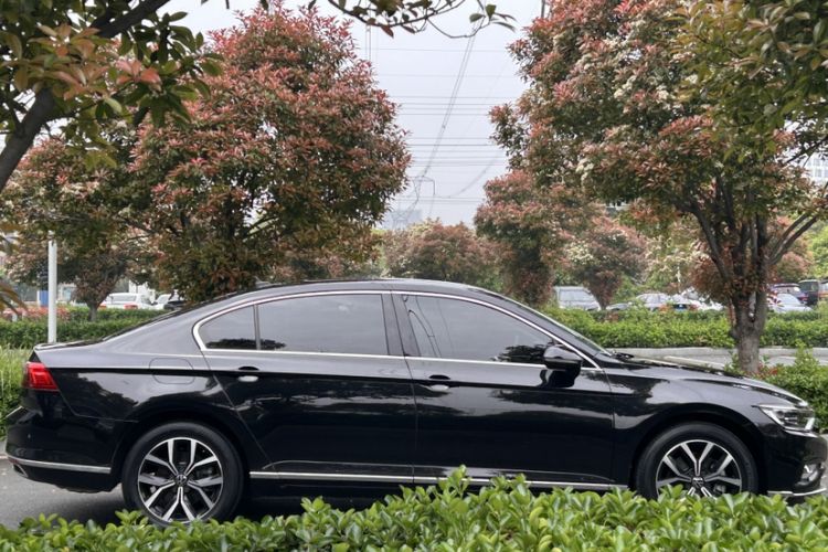 Used Volkswagen Magotan 2020 330TSI DSG Leading Model Exterior 3