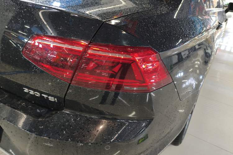 Used Volkswagen Magotan 2020 330TSI DSG Luxury Edition Exterior 3