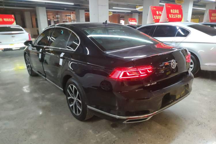 Used Volkswagen Magotan 2020 280TSI DSG Comfort Edition Exterior 3