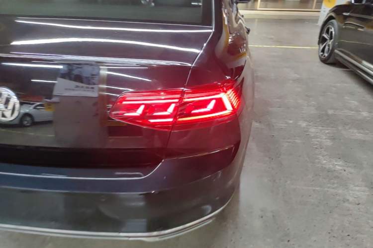 Used Volkswagen Magotan 2020 280TSI DSG Comfort Edition Exterior 3