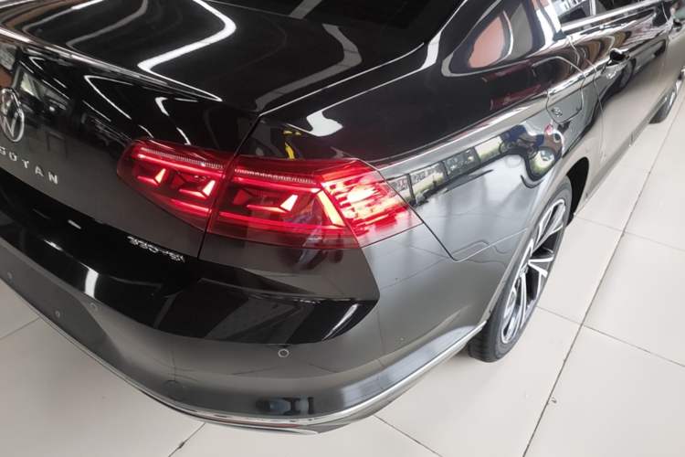 Used Volkswagen Magotan 2020 330TSI DSG Luxury Edition Exterior 3