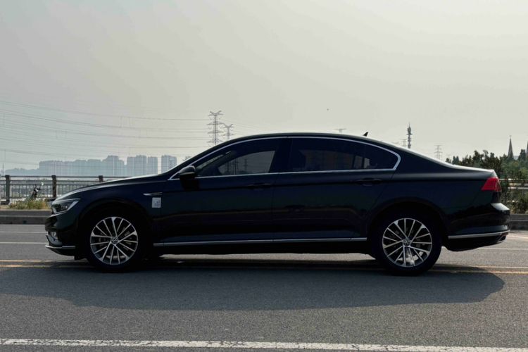 Used Volkswagen Magotan 2020 330TSI DSG Luxury Edition Exterior 3