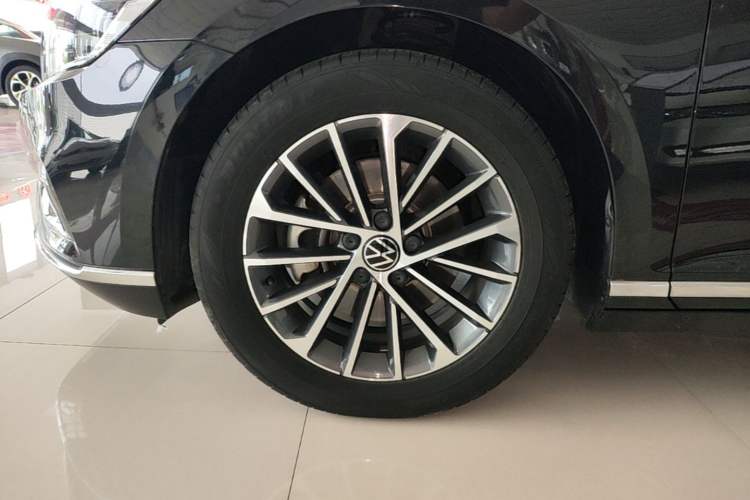 Used Volkswagen Magotan 2020 330TSI DSG Luxury Edition Exterior 4