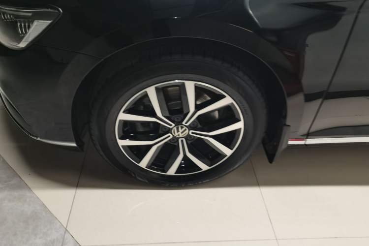Used Volkswagen Magotan 2020 330TSI DSG Leading Model Exterior 4