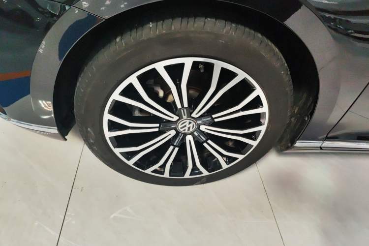 Used Volkswagen Magotan 2020 330TSI DSG Leading Model Exterior 4