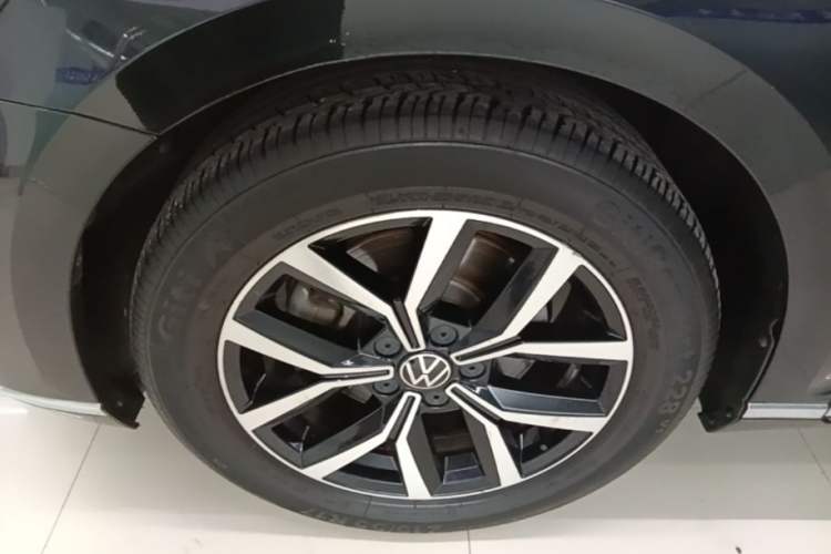 Used Volkswagen Magotan 2020 330TSI DSG Luxury Edition Exterior 4