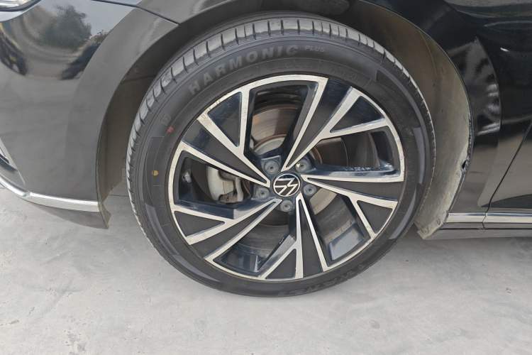 Used Volkswagen Magotan 2020 330TSI DSG Leading Model Exterior 4