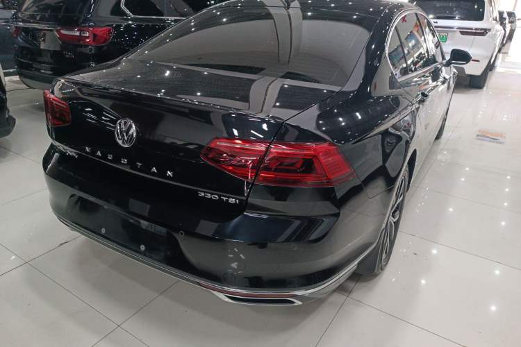 Used Volkswagen Magotan 2020 330TSI DSG Leading Model Exterior 4