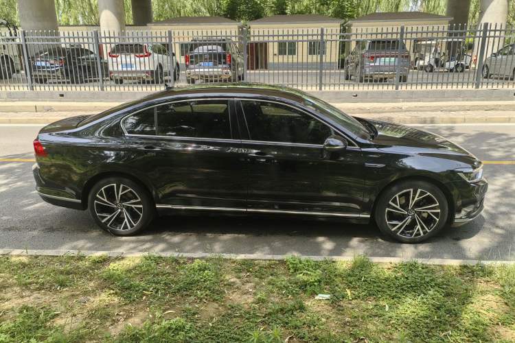 Used Volkswagen Magotan 2020 330TSI DSG Luxury Edition Exterior 4