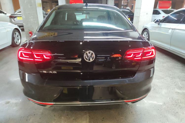Used Volkswagen Magotan 2020 280TSI DSG Comfort Edition Exterior 4