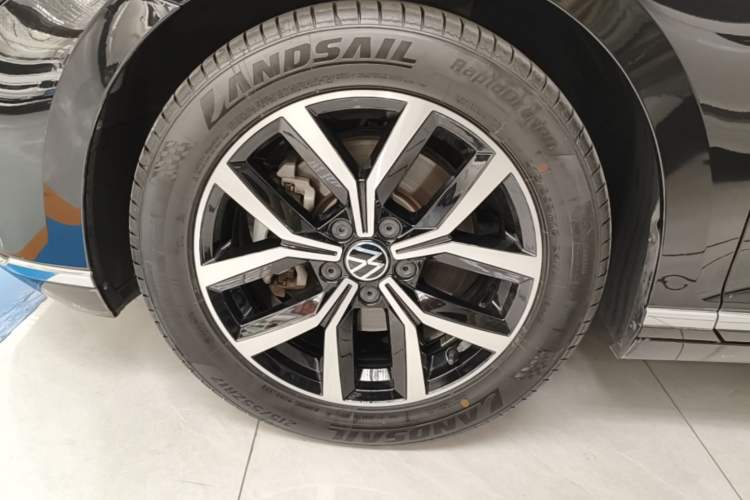 Used Volkswagen Magotan 2020 330TSI DSG Luxury Edition Exterior 4