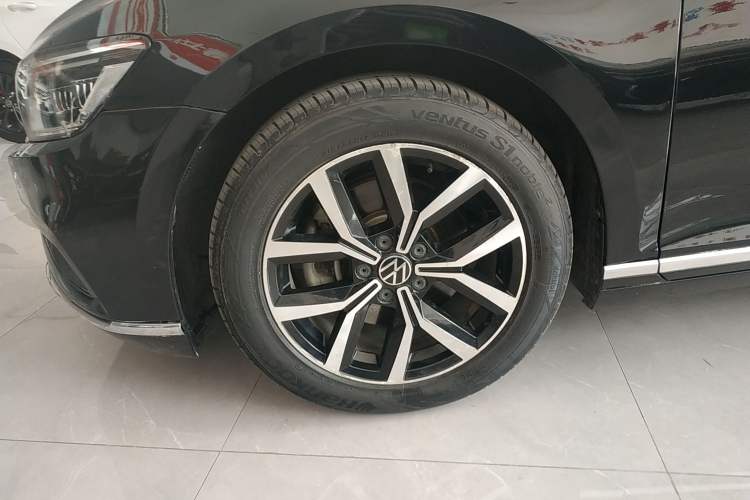 Used Volkswagen Magotan 2020 330TSI DSG Leading Model Exterior 4