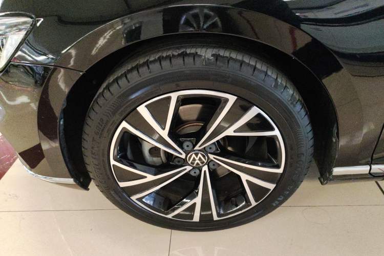 Used Volkswagen Magotan 2020 330TSI DSG Luxury Edition Exterior 4