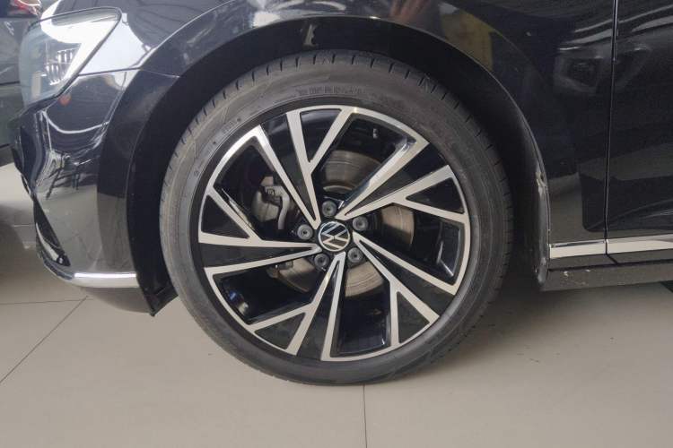 Used Volkswagen Magotan 2020 330TSI DSG Leading Model Exterior 4